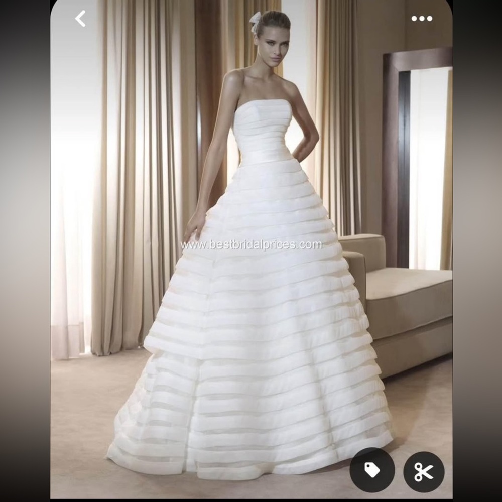 Pronovias France dress in two tiers